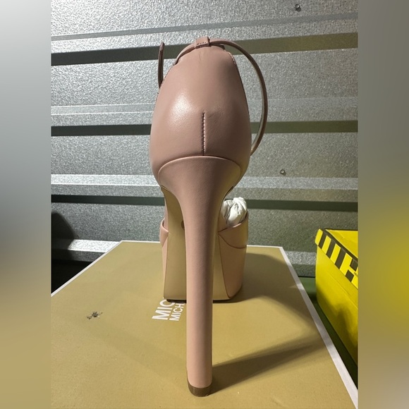 Micheal Kors | Martina Peep Toe Pump - Picture 4 of 4